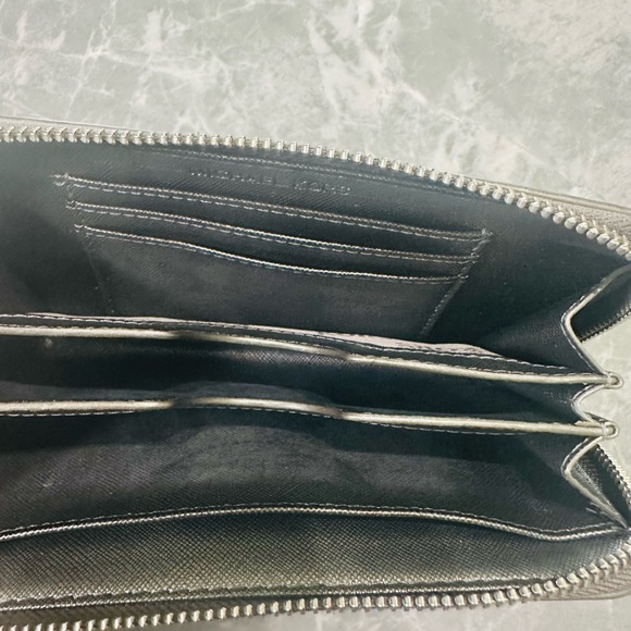 Michael Kors MK Signature Gold Zip Around Full Size Wallet - Picture 4 of 4